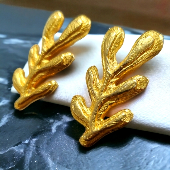 French EDUARD RAMBAUD Chunky Stylized Branch Matte Clip-on Earrings - Picture 2 of 5